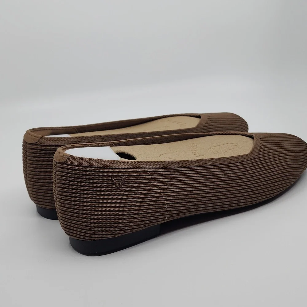 Vivaia Square Toe V- Cut Flats (Margo 2.0), 8.5 W, Espresso, New Without Box - Picture 5 of 7